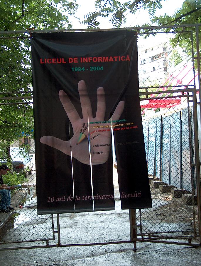 001 afis intrare.JPG